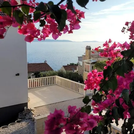 Apartment Fuer 2 Personen In Okrug Gornji, Dalmatien Trogir